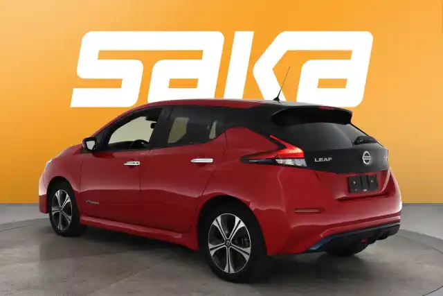 Punainen Viistoperä, Nissan Leaf – VAR-92309