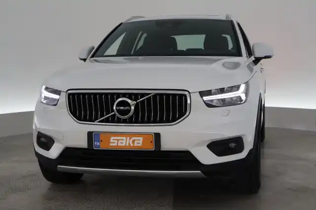 Valkoinen Maastoauto, Volvo XC40 – VAR-92366