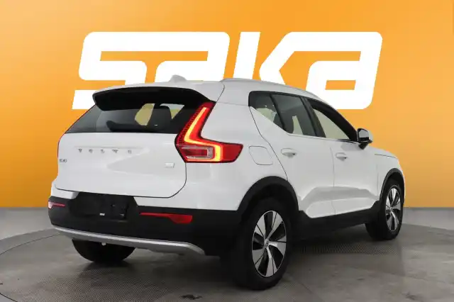 Valkoinen Maastoauto, Volvo XC40 – VAR-92366