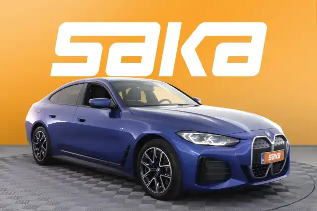 Sininen Coupe, BMW i4 – VAR-92457