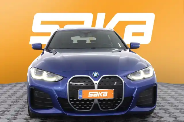 Sininen Coupe, BMW i4 – VAR-92457