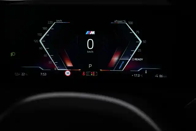 Sininen Coupe, BMW i4 – VAR-92457