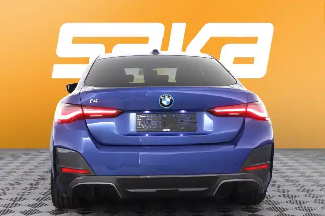 Sininen Coupe, BMW i4 – VAR-92457