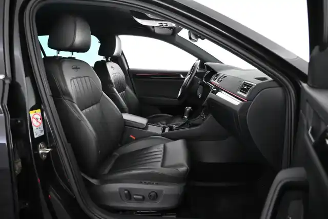 Musta Farmari, Skoda Superb – VAR-92956