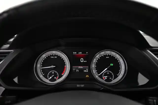 Musta Farmari, Skoda Superb – VAR-92956