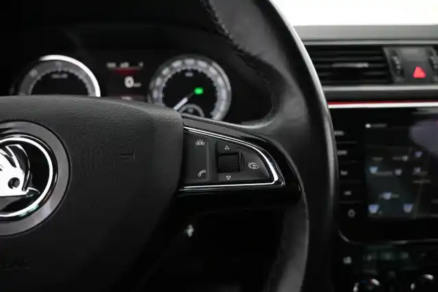 Musta Farmari, Skoda Superb – VAR-92956
