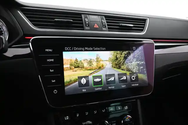 Musta Farmari, Skoda Superb – VAR-92956