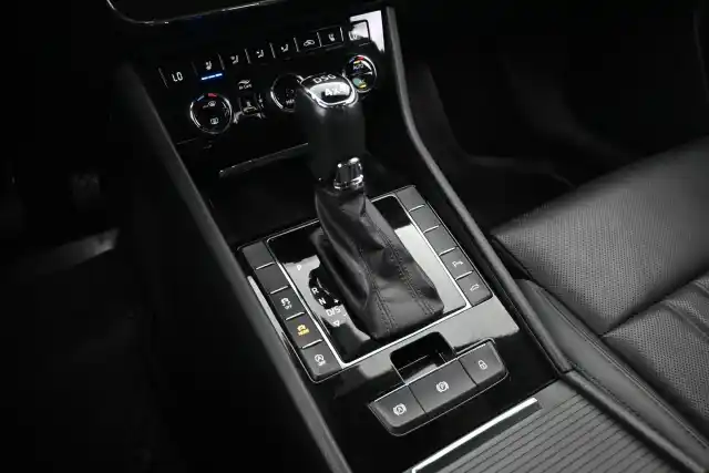Musta Farmari, Skoda Superb – VAR-92956