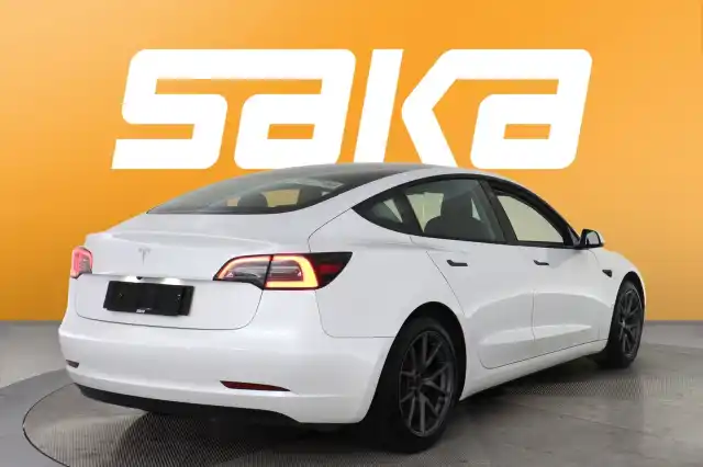 Valkoinen Viistoperä, Tesla Model 3 – VAR-93165