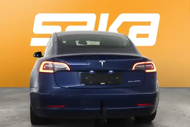 Sininen Sedan, Tesla Model 3 – VAR-93365