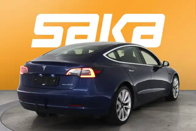 Sininen Sedan, Tesla Model 3 – VAR-93365