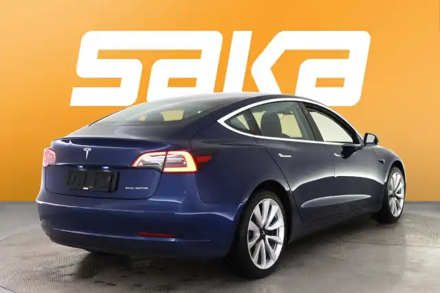 Sininen Sedan, Tesla Model 3 – VAR-93372