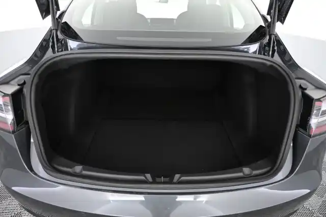 Harmaa Sedan, Tesla Model 3 – VAR-93660