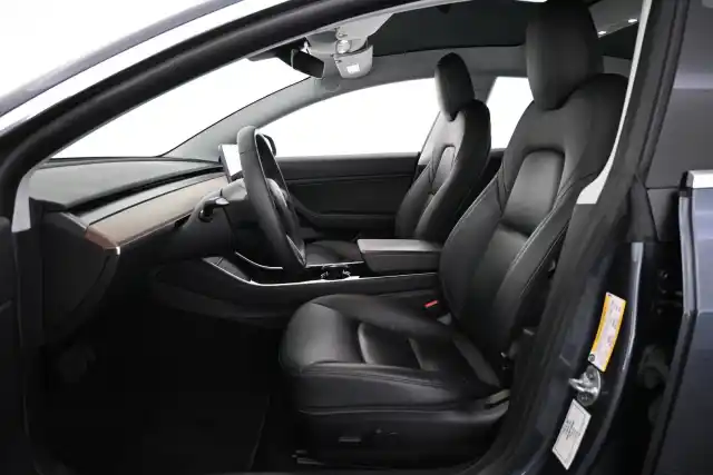 Harmaa Sedan, Tesla Model 3 – VAR-93660