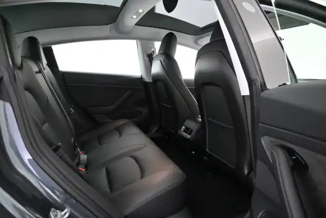 Harmaa Sedan, Tesla Model 3 – VAR-93660
