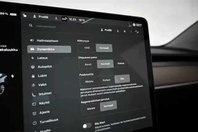 Harmaa Sedan, Tesla Model 3 – VAR-93660