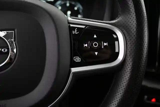 Musta Maastoauto, Volvo XC60 – VAR-93777