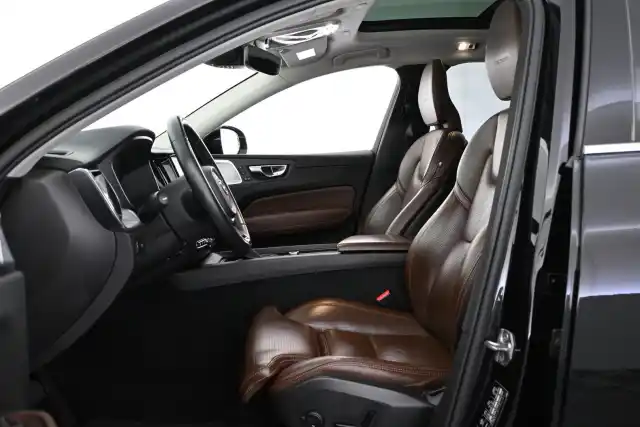 Musta Maastoauto, Volvo XC60 – VAR-93777