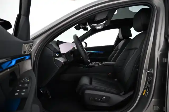 Harmaa Sedan, BMW I5 M60 – VAR-93979