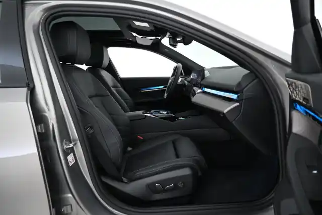Harmaa Sedan, BMW I5 M60 – VAR-93979