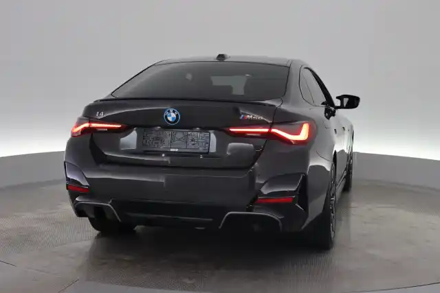 Harmaa Sedan, BMW I4 M50 – VAR-93981