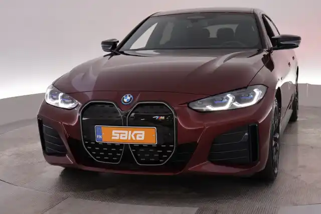 Punainen Sedan, BMW I4 M50 – VAR-94064