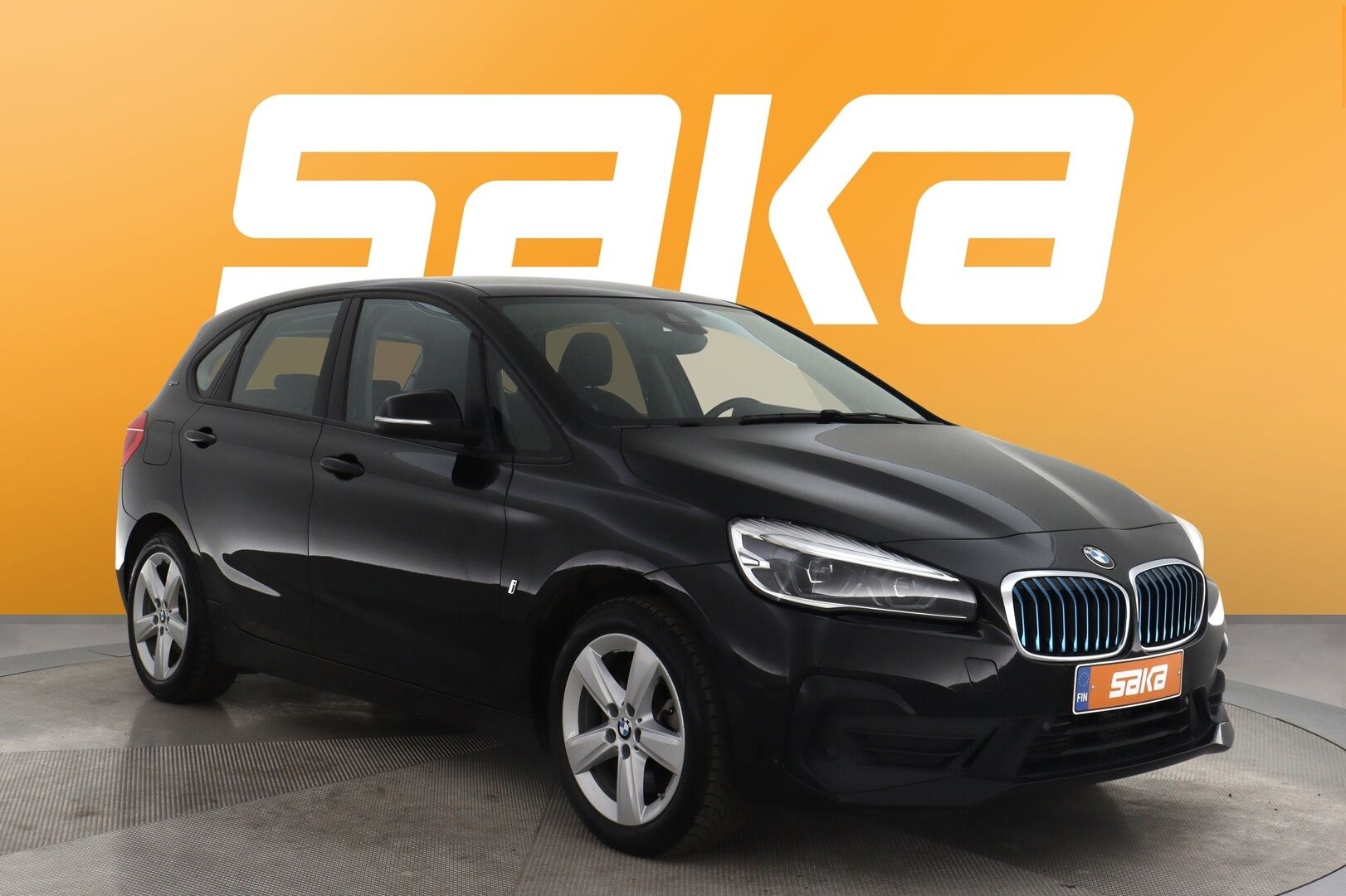 Musta Tila-auto, BMW 225 – VAR-94182