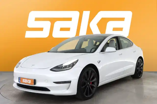 Valkoinen Sedan, Tesla Model 3 – VAR-94639