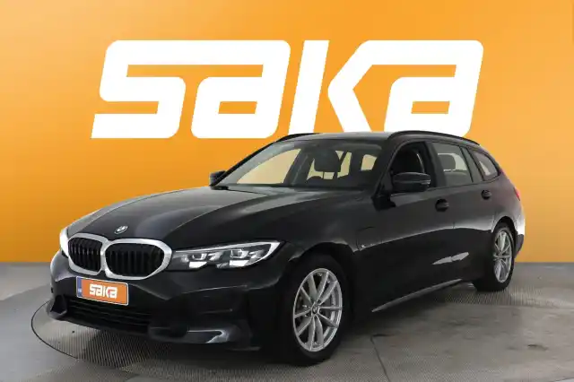 Musta Farmari, BMW 330 – VAR-94847