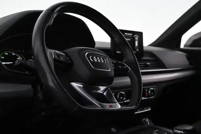 Harmaa Maastoauto, Audi Q5 – VAR-94922