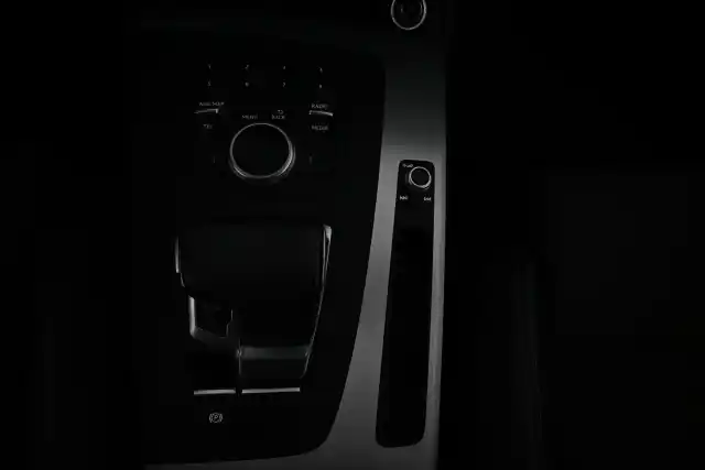 Harmaa Maastoauto, Audi Q5 – VAR-94922
