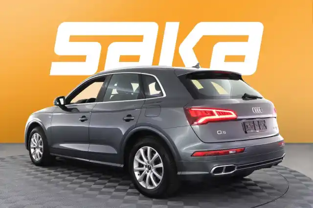 Harmaa Maastoauto, Audi Q5 – VAR-94922