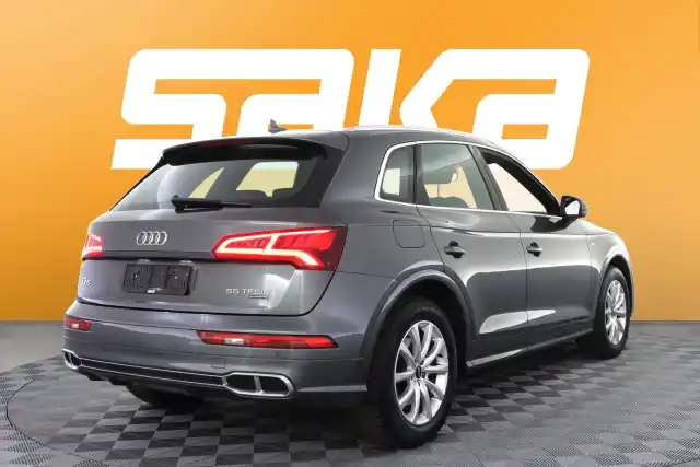 Harmaa Maastoauto, Audi Q5 – VAR-94922