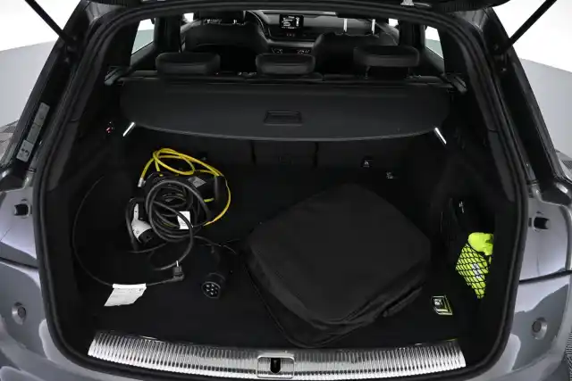 Harmaa Maastoauto, Audi Q5 – VAR-94922