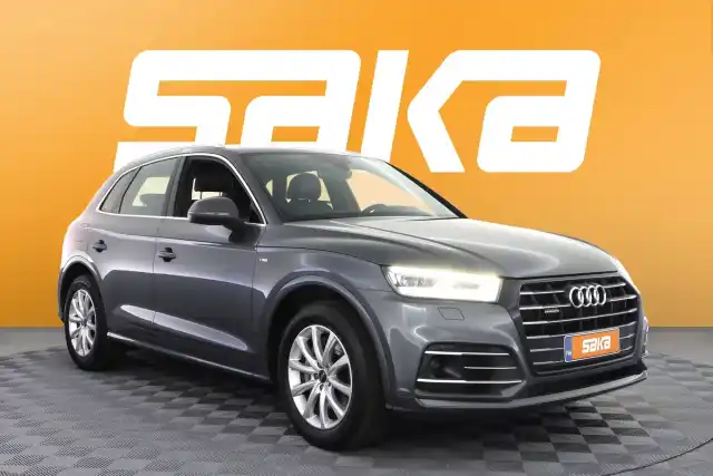 Harmaa Maastoauto, Audi Q5 – VAR-94922