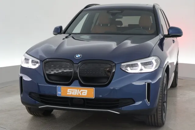 Sininen Maastoauto, BMW iX3 – VAR-95058