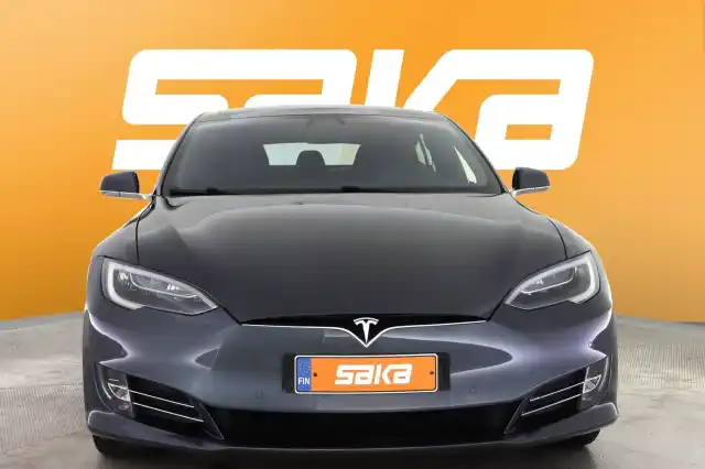 Harmaa Sedan, Tesla Model S – VAR-95519