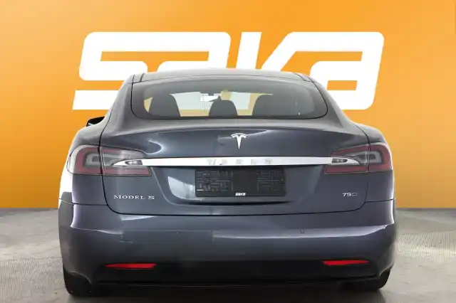 Harmaa Sedan, Tesla Model S – VAR-95519