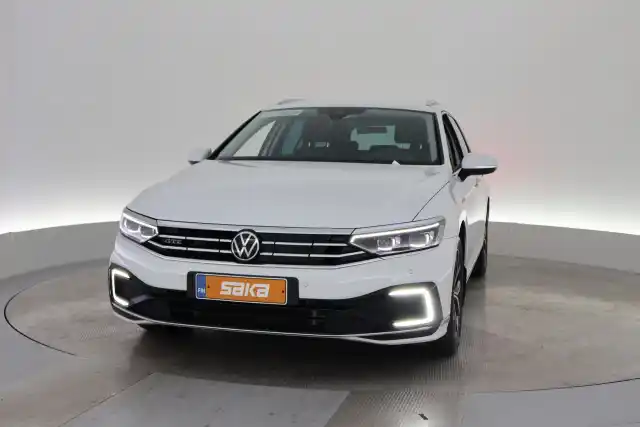 Valkoinen Farmari, Volkswagen Passat – VAR-95655