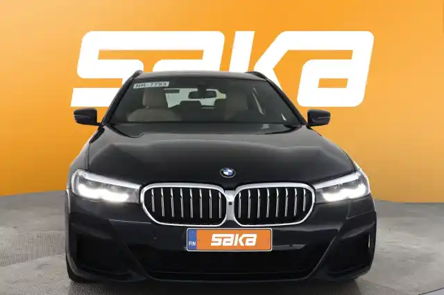 Sininen Farmari, BMW 530 – VAR-95761