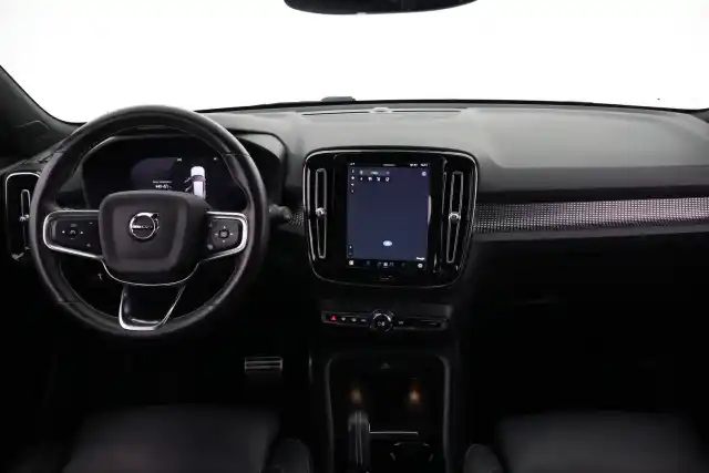 Musta Maastoauto, Volvo XC40 – VAR-95850