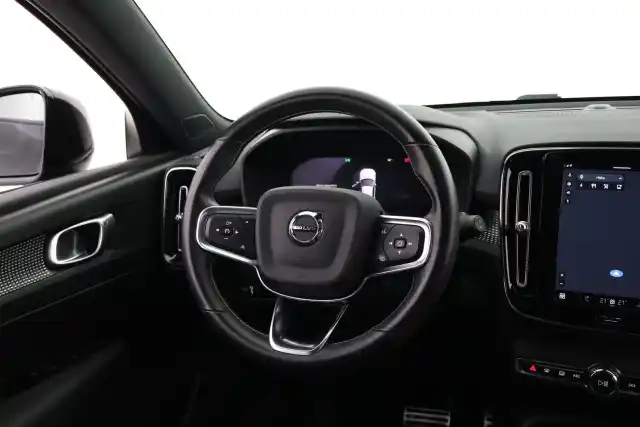 Musta Maastoauto, Volvo XC40 – VAR-95850