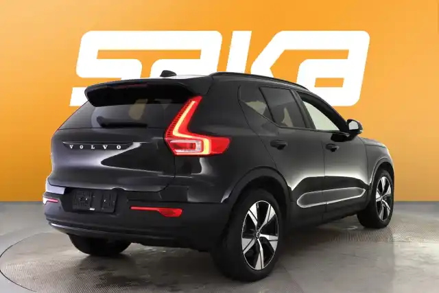 Musta Maastoauto, Volvo XC40 – VAR-95850