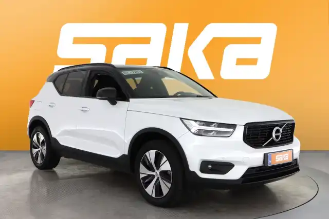 Valkoinen Maastoauto, Volvo XC40 – VAR-96044