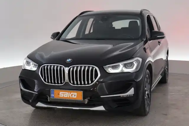 Musta Maastoauto, BMW X1 – VAR-96050