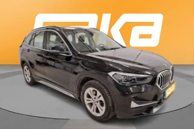 Musta Maastoauto, BMW X1 – VAR-96050