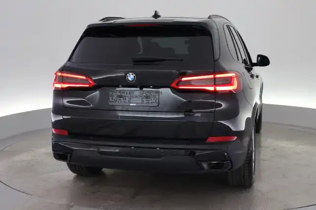 Musta Maastoauto, BMW X5 – VAR-96147