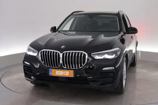 Musta Maastoauto, BMW X5 – VAR-96147