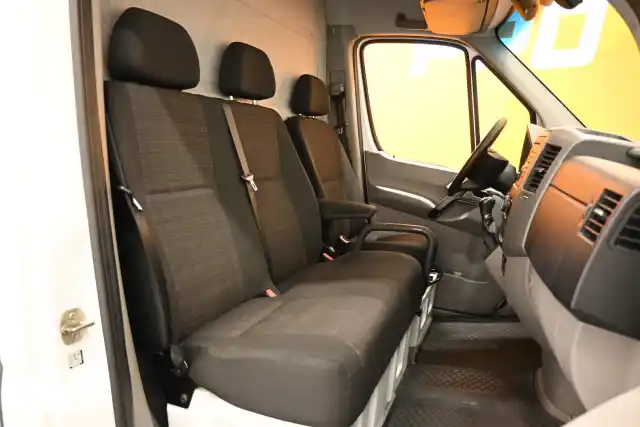 Valkoinen Pakettiauto, Mercedes-Benz Sprinter – VAR-96270