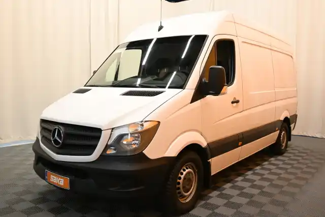 Valkoinen Pakettiauto, Mercedes-Benz Sprinter – VAR-96270